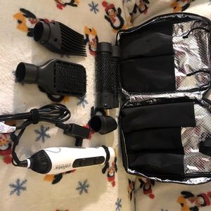 Calista Maria McCool multifunction styler. 💇🏽‍♀️